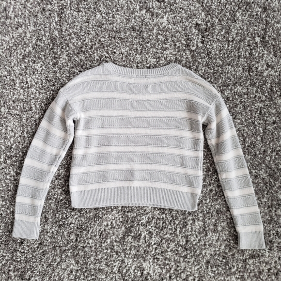 Abercrombie and Fitch Cropped Sweater - Picture 2 of 4